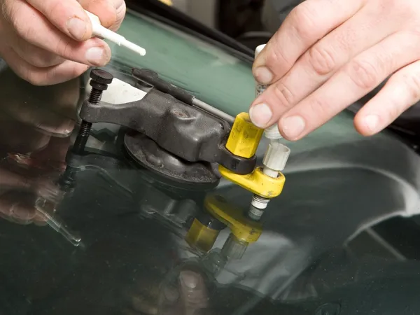 Windshield repair service